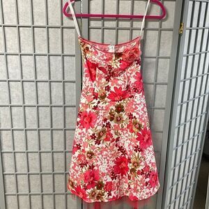 Suzy Shier Floral Dress, Size Extra Small.